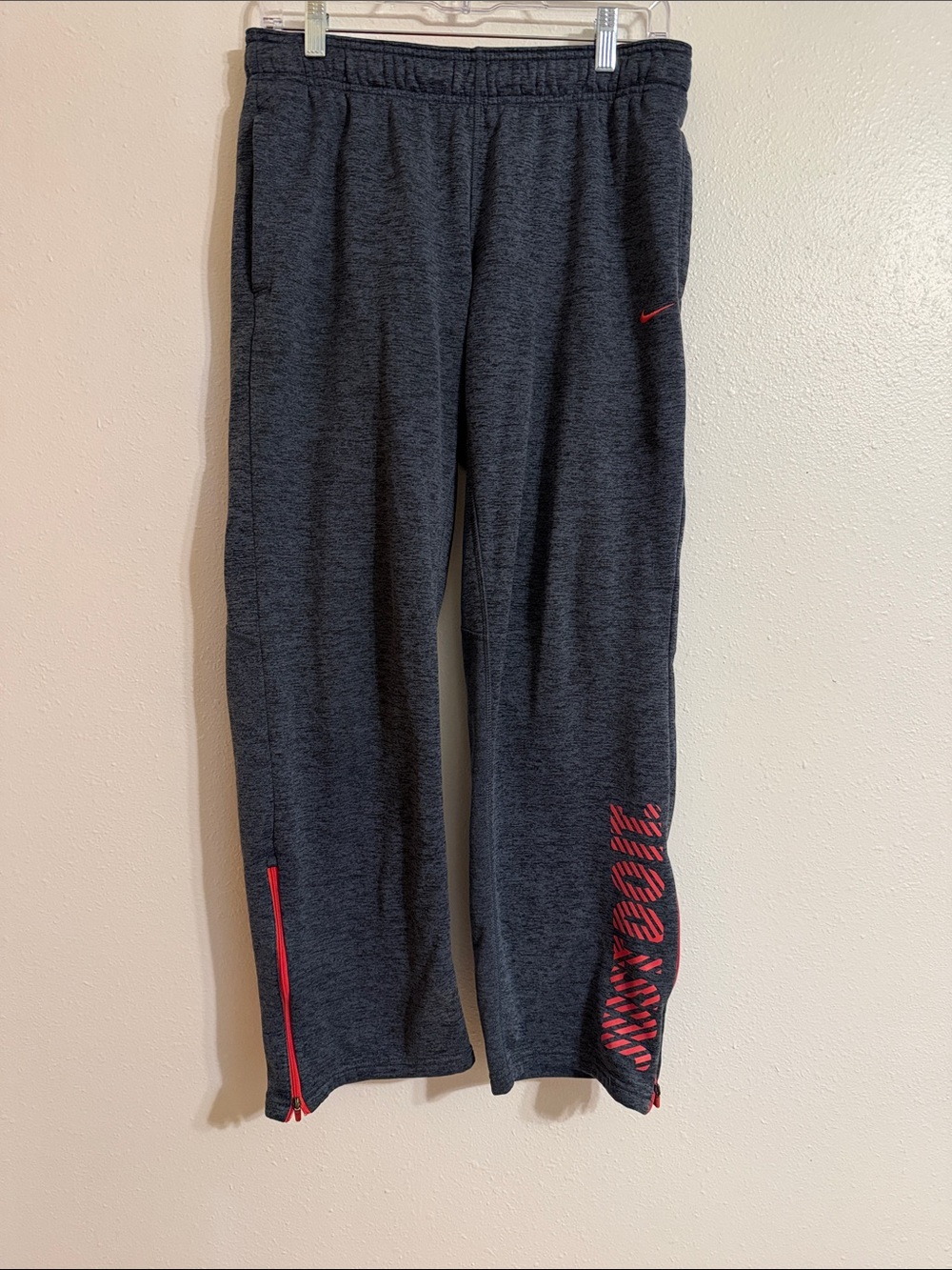 Nike Womens Track Pants Gray Heathered Therma Fit Fleece Lined Drawstring M